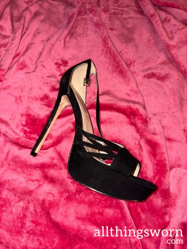 Black Madonna Heels Size 6😍