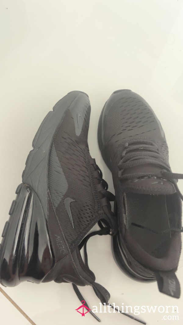 Black Nike Airmax 270 Trainers
