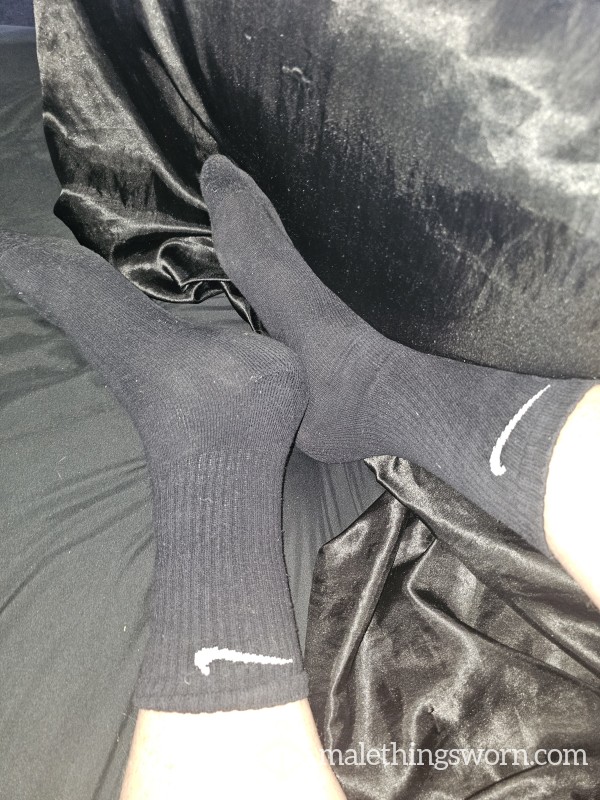 BLACK Nike Socks