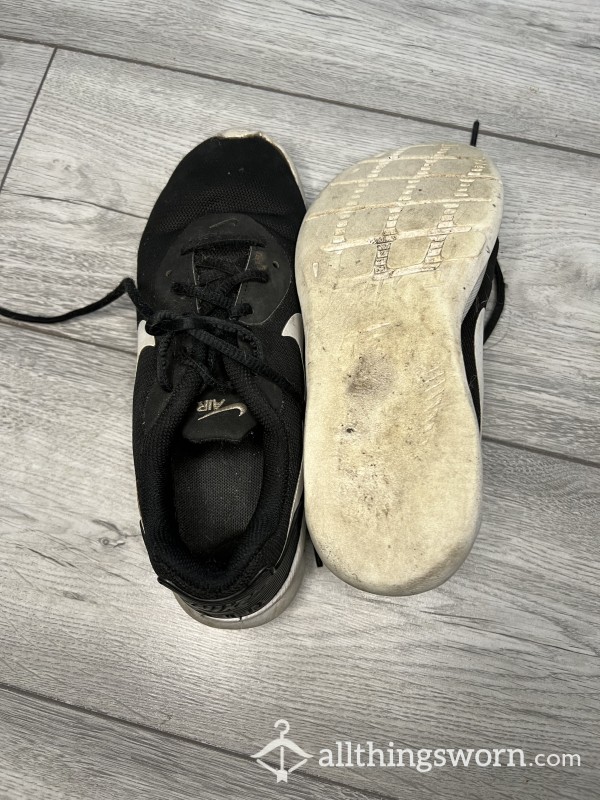 Black Nike Trainers