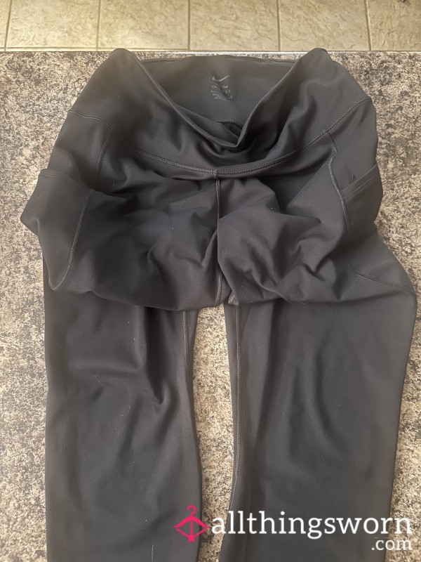 Black Nike Work Out Leggings