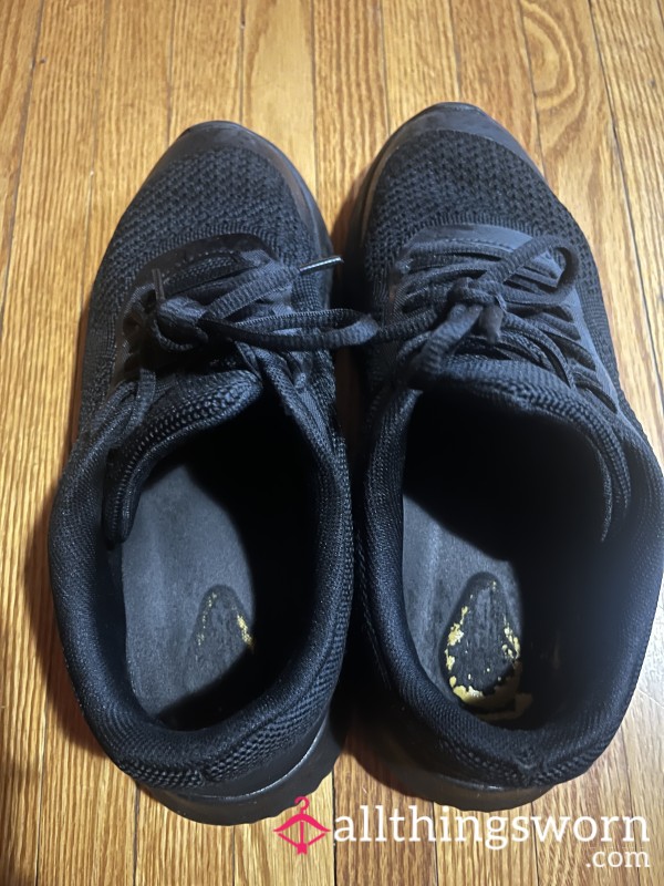 Black No Slip Server Shoes