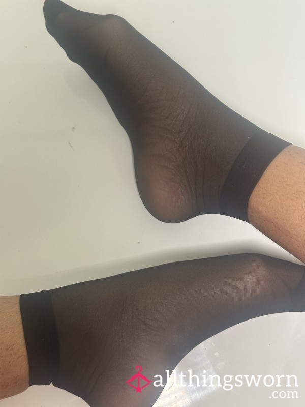 BLACK NYLON SOCKS