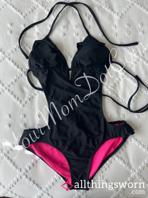 🩱 Black One Piece Swimsuit