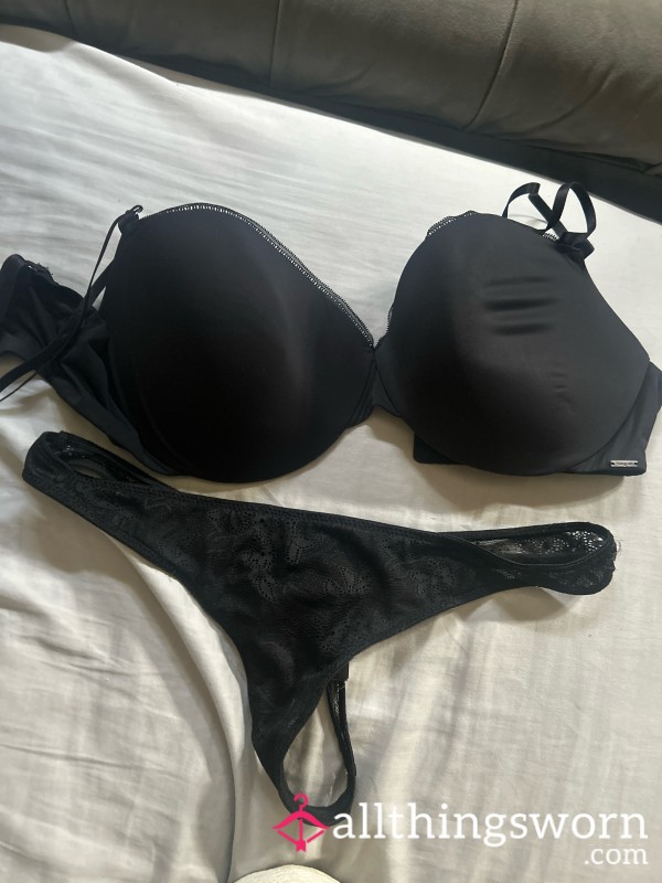 Black Padded Bra And Black Thongs Set Pre Order Worn💕