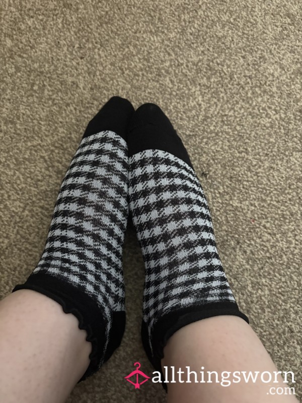 Black Patterned Trainer Socks