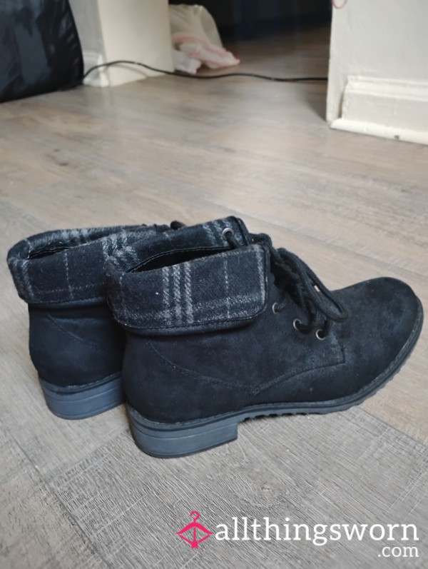 Black Plaid Boots