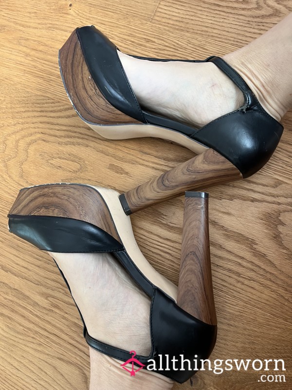 Black Plateau High Heels