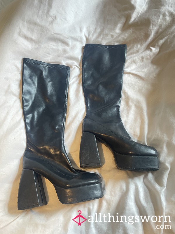 Black Pleather Platform Boots ❤️