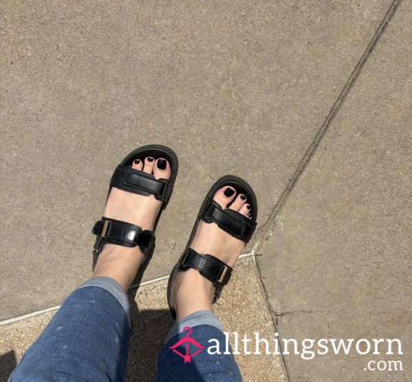 Black Polish Pedicure