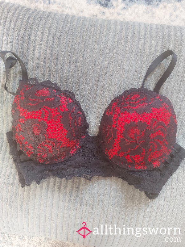 Black & Red Lacey Bra♥️