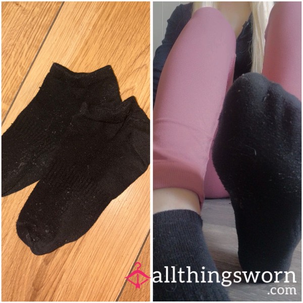 Black Ribbed Ankle Socks