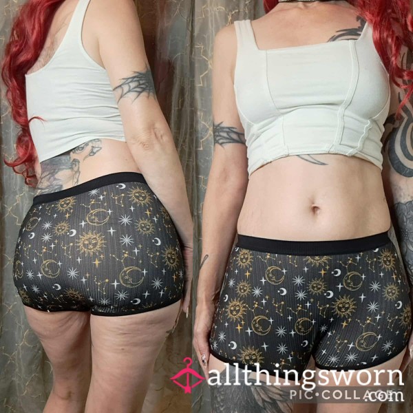 Black Ribbed Celestial Print Boyshorts - Size Small