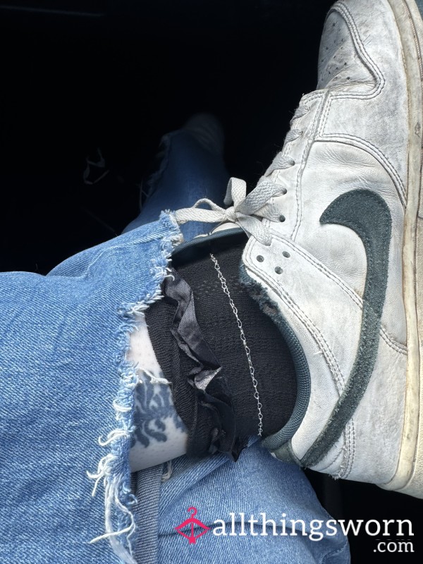 Black Ruffle Socks - 2 Day Wear