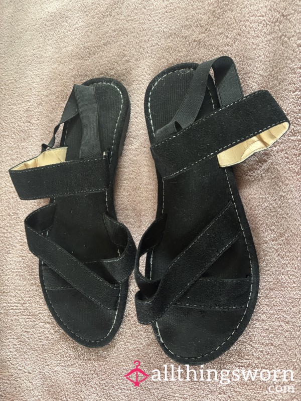 Black Sandals 🥵