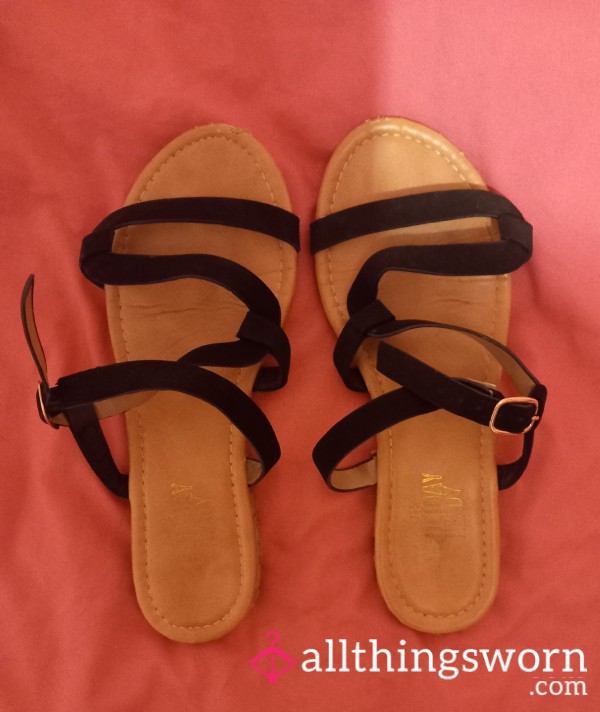 Black Sandles Worn Lots
