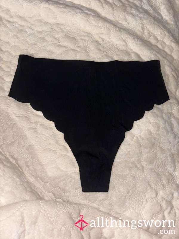 Black Seamless Scalloped Thong