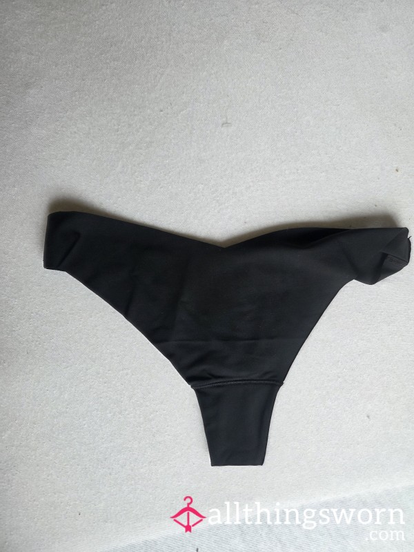 Black Seamless Thong 🖤