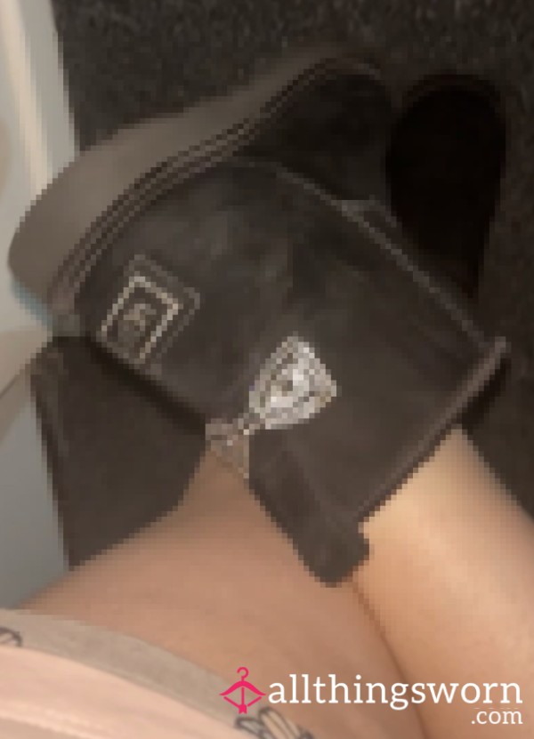 🔓 Black Uggs & Nike Ankle Socks