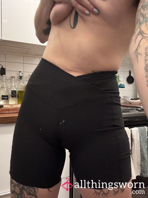 BLACK SHORTS