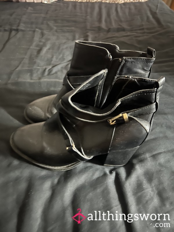 Black Size 7 Boots Well Worn