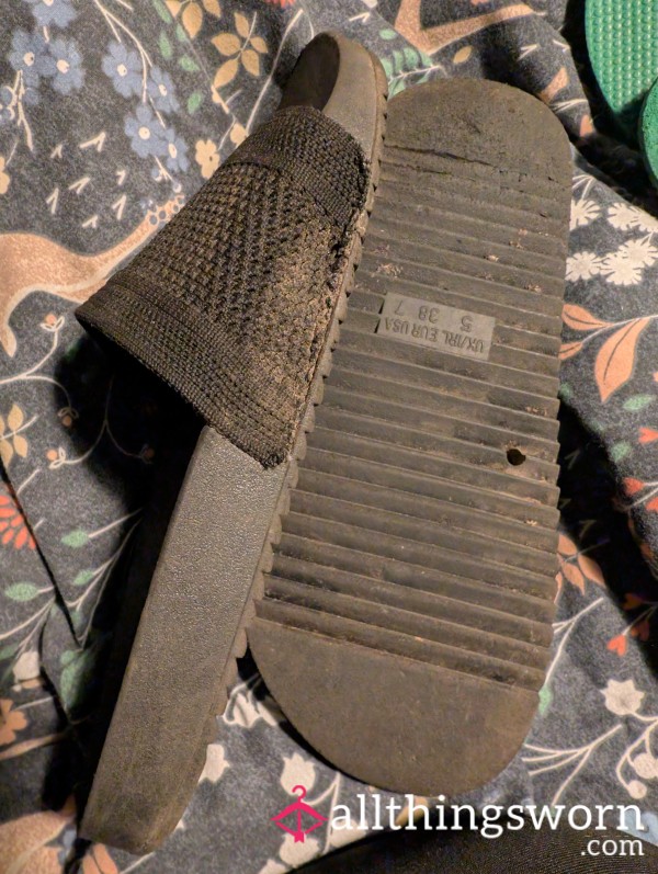 Black Slip On Sandals 🦶🏼