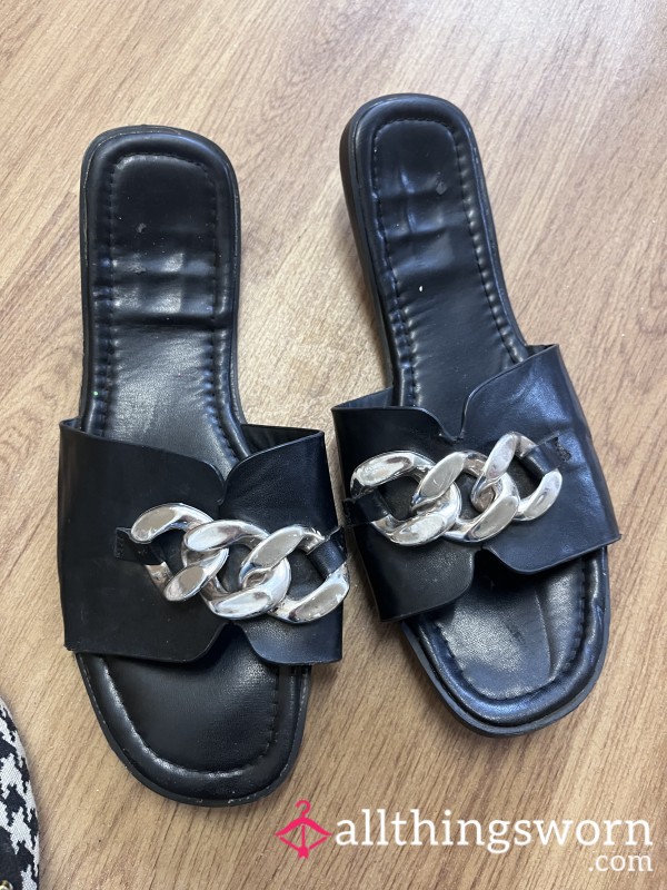 Black Slip On Sliders ⛓️‍💥 🖤