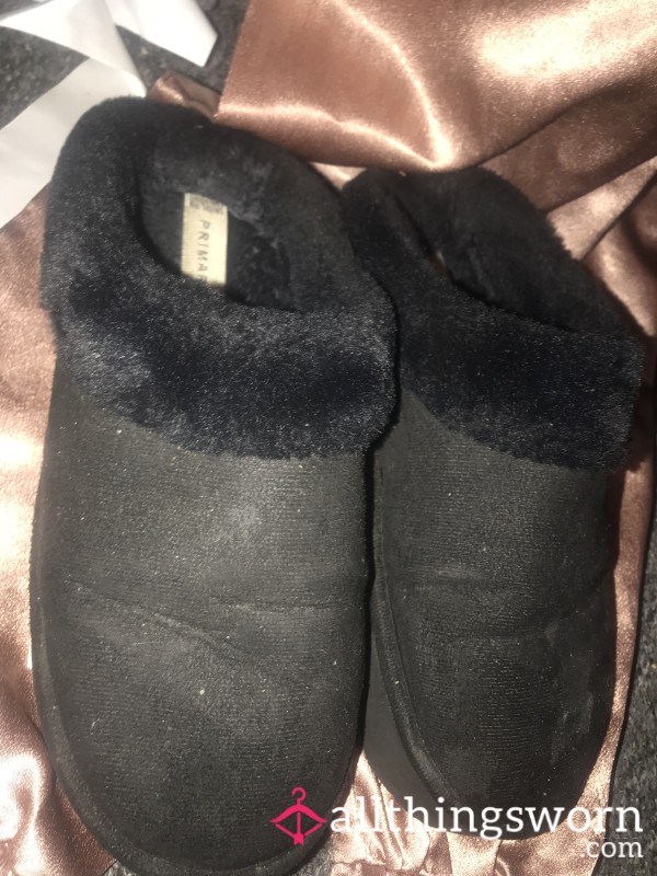 🦶🏽Black Slippers👣
