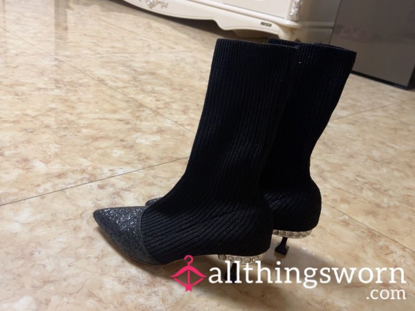 Black Socks And Boots, Pointed Design, Mid Tube Elastic Fabric, Rhinestone Decorative Toe. The Shoe Upper Features A Vertical Striped Texture Design, Which Looks Great When Paired With Skirts