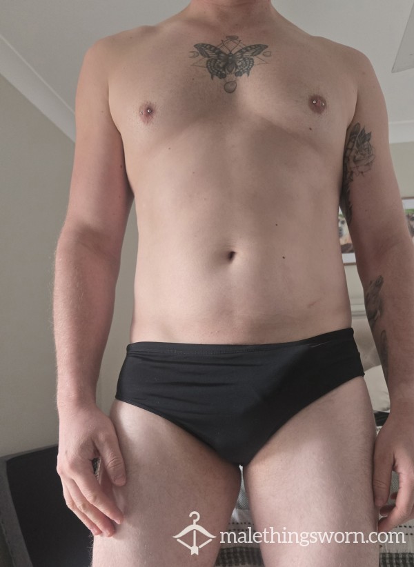 Black Sp**dos Worn By Tattooed Aussie Guy 🖤