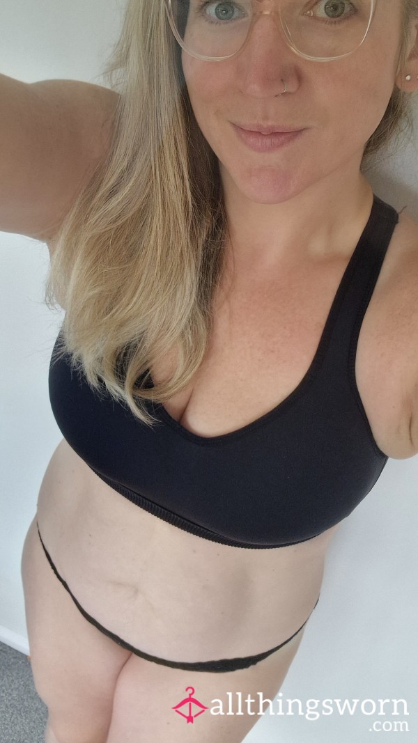 Black Sports Bra 40DD Well Worn During Gym Sessio