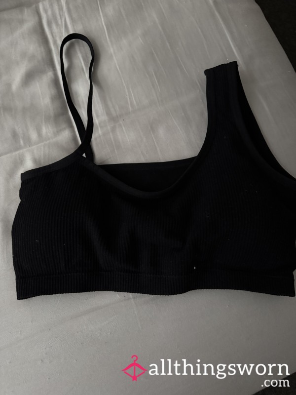 Black Sports Bra In Size Medium Worn Through 3 Days Of Gym Sessions