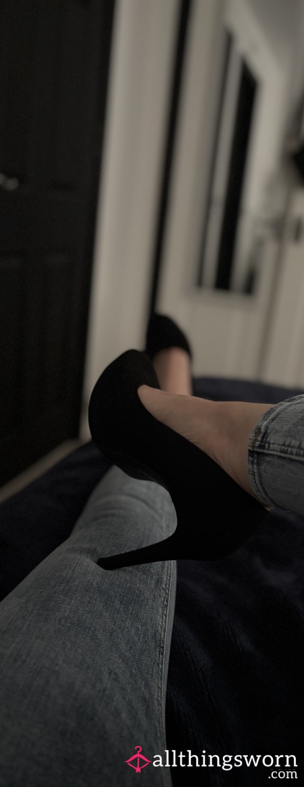 Black Stiletto Content