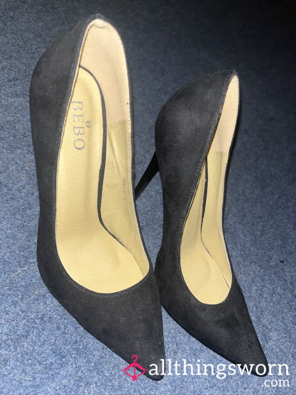 Black Stilettos – Sleek & Sinful