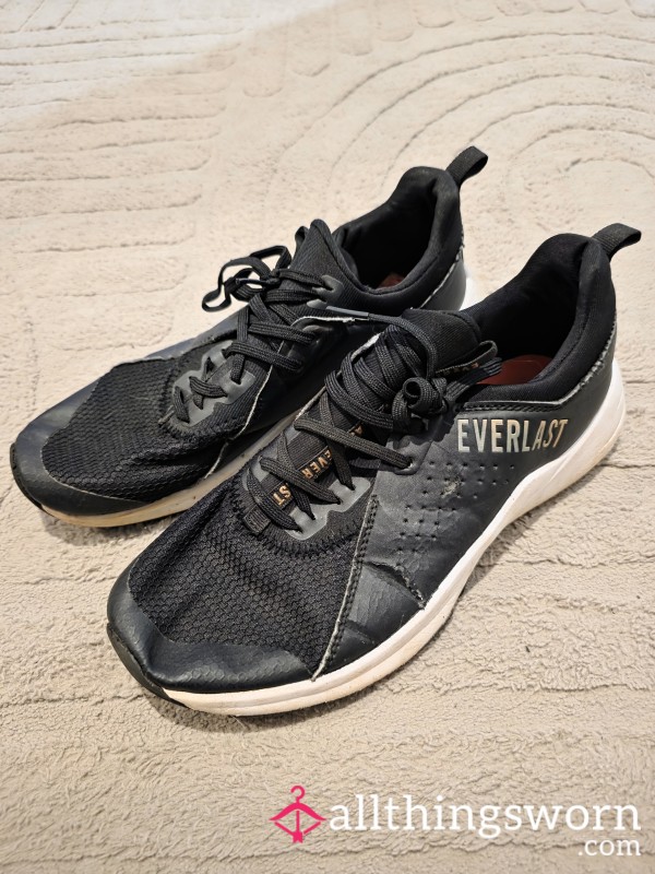 Black Stinky Everlast Sneakers.