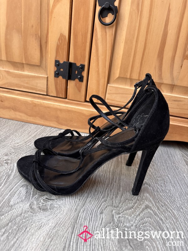 Black Strappy Stiletto Heels – Well Worn Night Out Shoes – Broken Strap – UK Size 6