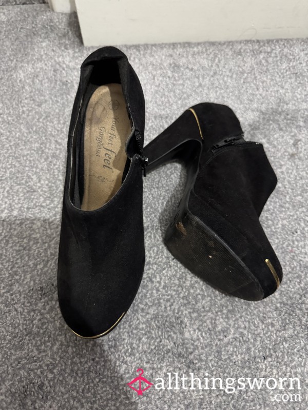 ✨ Black Suede Ankle Boots – Well-Loved & Full Of Attitude ✨