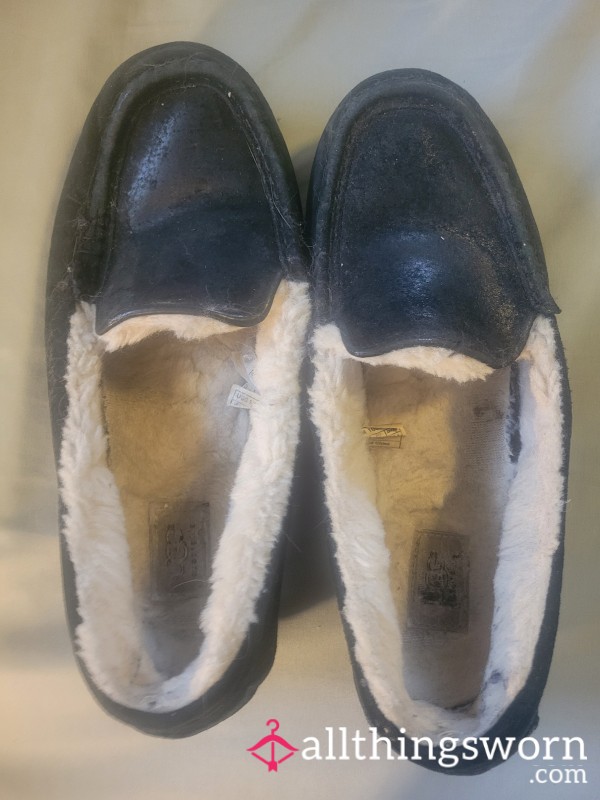 Black Suede Moccasin Slippers - Ugg Ansley - Size 12 / 43