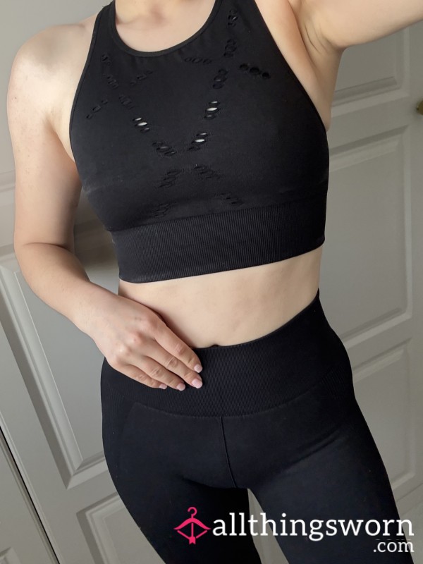 Black Tight Sweaty Sports Bra 🏋🏼‍♀️💦