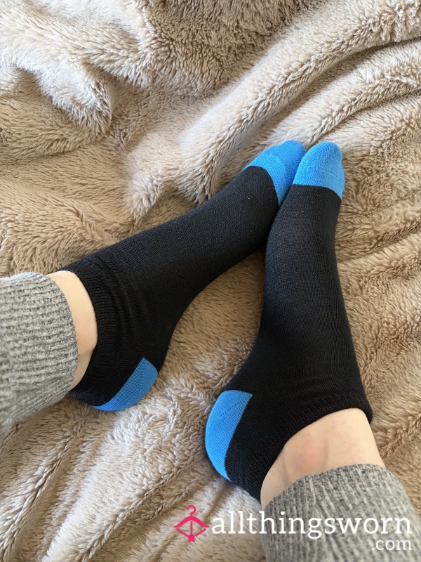 Black Trainer Socks 🦶