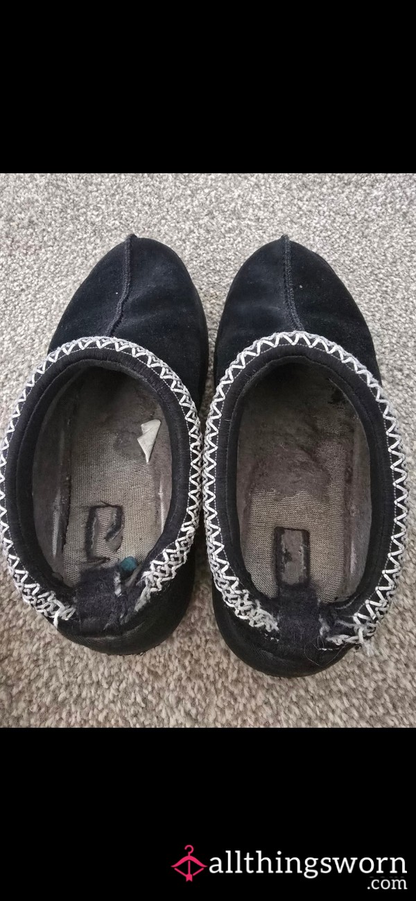 Black Uggs