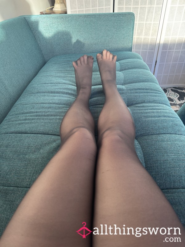 Black Ultra Sheer Seamless Nylon Pantyhose - 2 Day Wear