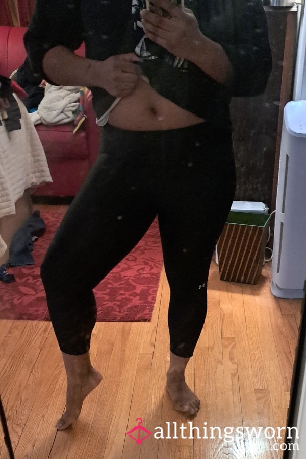 Black Underarmor Leggings