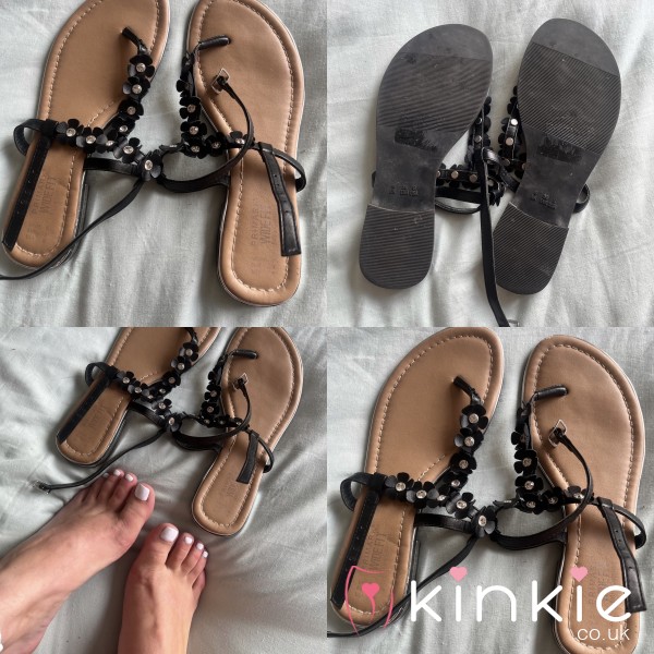 Black Vegan Leather Flower Sandals 🖤