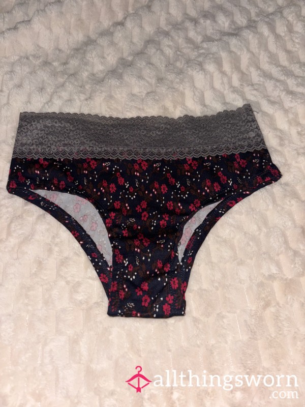 Black Vs Bikini Panties With A Flor*l Design
