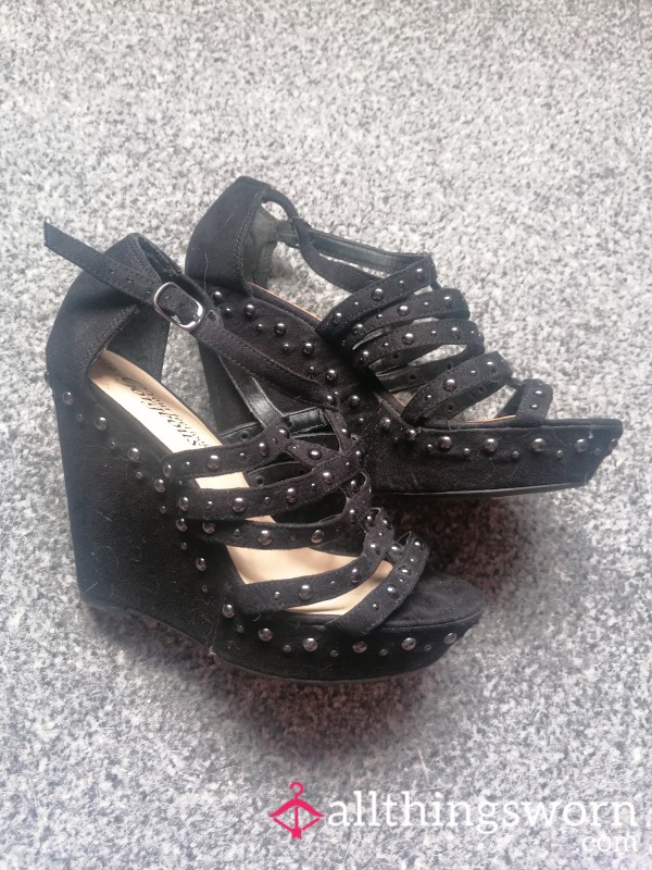 Black Wedges