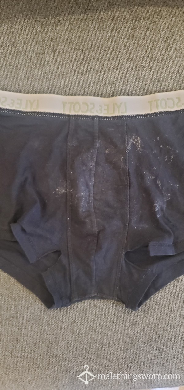 Black Well C*m Covered Found Im Barrack