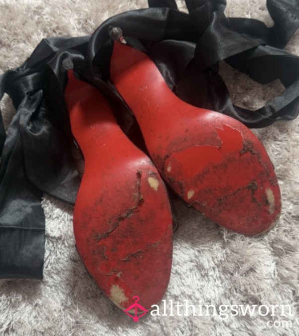 Black Well Worn Heels Size EU 40