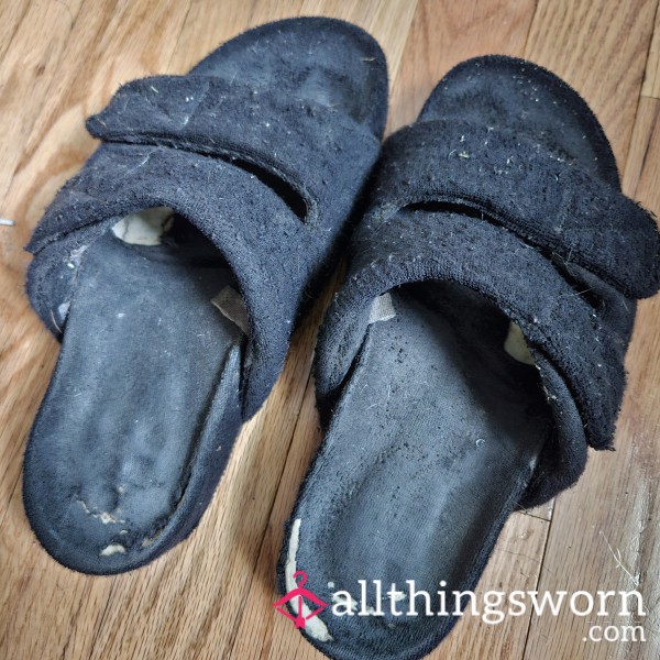 Black Well-Worn Open Toe Slippers