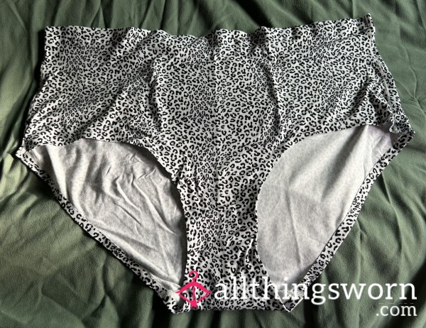 ~BLACK & WHITE CHEETAH PRINT PLUSH SOFT CHEEKY PANTIES~